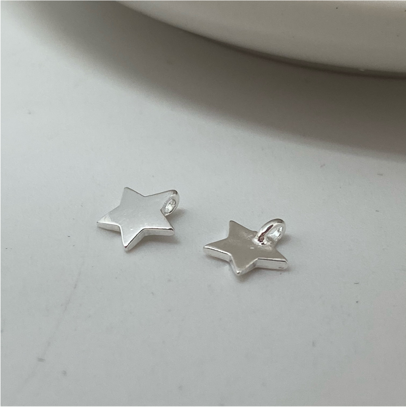 FP603 Estrellita Argolla Posterior 7 mm Figura Baño Plata Figuras Bañadas en Oro y Plata hecho de Bronce Bañado en Plata 50 ml