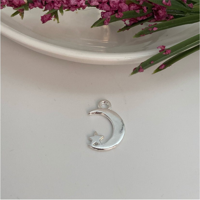 FP645 Colgante Luna y Estrella 17 x 12 mm Figura Baño Plata Figuras Bañadas en Oro y Plata hecho de Bronce Bañado en Plata 50 ml