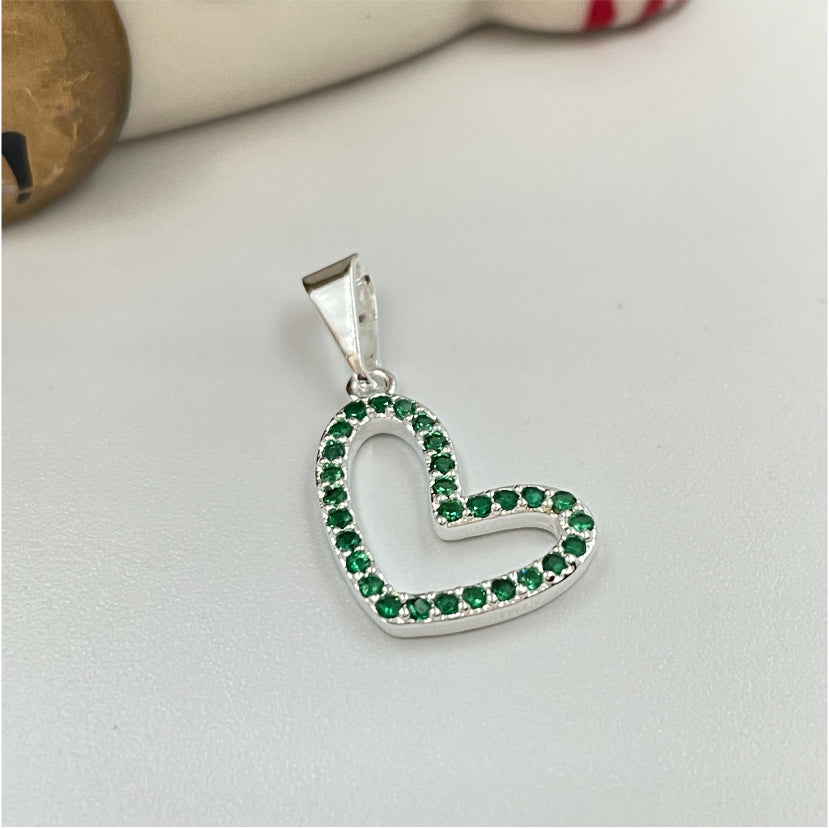 FP775 Colgante Corazón Ladeado Calado con circones Color Verde 16x13 mm mas Balier Figura Baño Plata Figuras Bañadas en Oro y Plata hecho de Bronce Bañado en Plata 50 ml