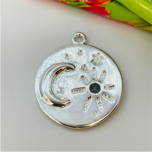 FP854 Colgante medalla Luna y Sol con 1 circón 25 mm más argollita Figura Baño Plata Figuras Bañadas en Oro y Plata hecho de Bronce Bañado en Plata 50 ml Joyas Bañadas en Plata