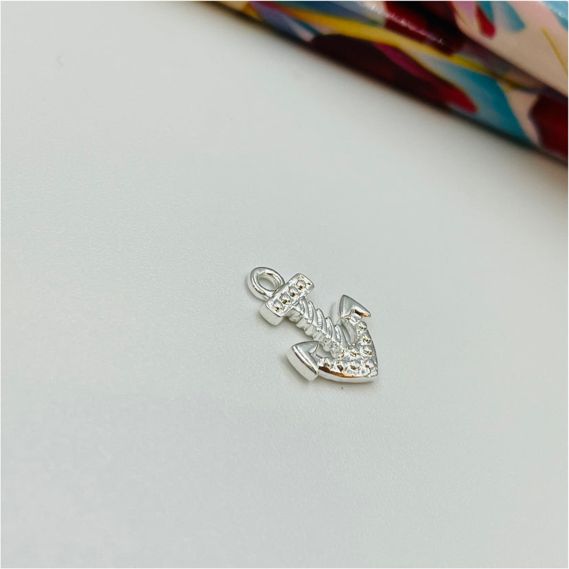 FP883 Colgante Ancla 10x10 mm más argollita Figura Baño Plata Figuras Bañadas en Oro y Plata hecho de Bronce Bañado en Plata 50 ml Joyas Bañadas en Plata
