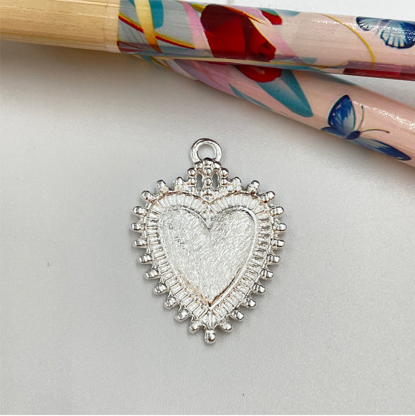 FP919 Detente Punky chico 23x20 mm mas argollita Figura Baño Plata Figuras Bañadas en Oro y Plata hecho de Bronce Bañado en Plata 50 ml Joyas Bañadas en Plata