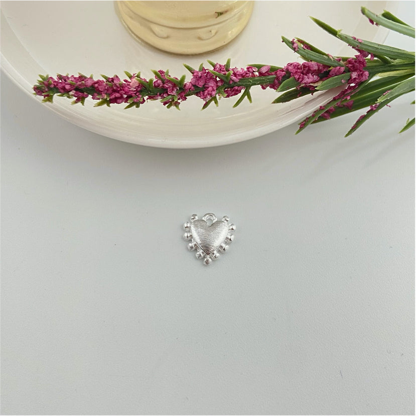 FP971 Colgante Corazón con bolitas en borde 13x13 mm Figura Baño Plata Figuras Bañadas hecho de Bronce Bañado en Plata 50 ml Joyas Bañadas en Plata