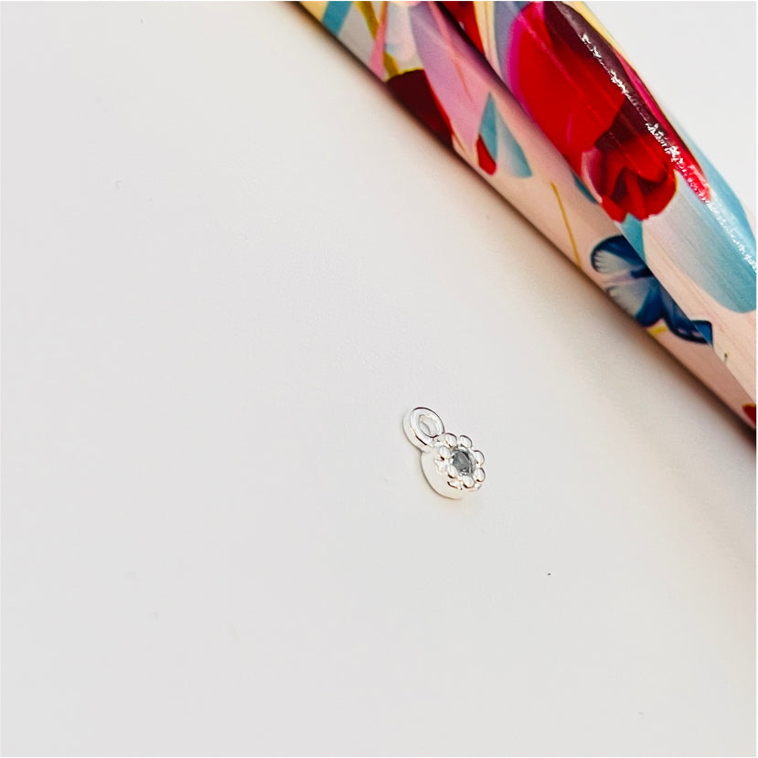 FP980 Colgante Punto de Luz Mini Flor Circón Aguamarina Diá. 4 mm Espesor 2 mm Más argollita Figura Baño Plata Figuras Bañadas hecho de Bronce Bañado en Plata 50 ml Joyas Bañadas en Plata