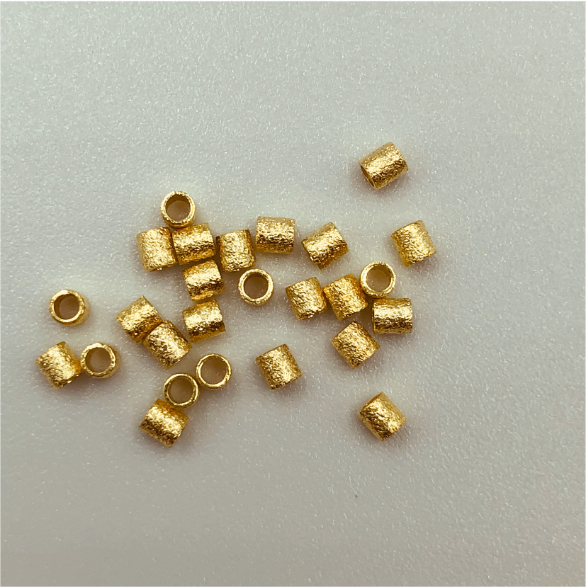 MO15 Tubo Lijado 2x2 mm Accesorio Baño Oro Accesorios Bañados en Oro y Plata hecho de Bronce Bañado en Oro 18K