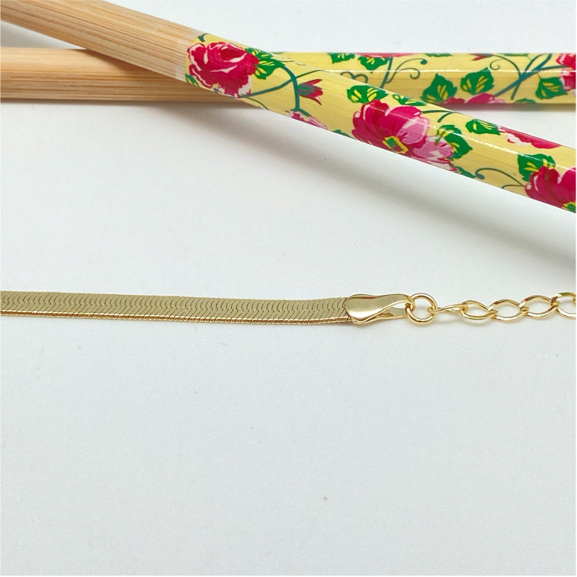 PO07 Pulsera Cinta ancho 4 mm Largo 17.5 cm más extensor de 5 cm Pulsera Baño Oro Accesorios Varios hecho de Bronce Bañado en Oro 18K Joyas Bañadas en Oro