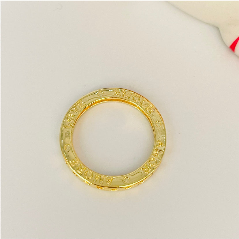 WO29 Anillo con Mini Corazones calados y Love lateral Ancho 2 mm Espesor 3 mm Anillo Baño Oro Anillos Bañados en Oro y Plata hecho de Bronce Bañado en Oro 18K Joyas Bañadas en Oro