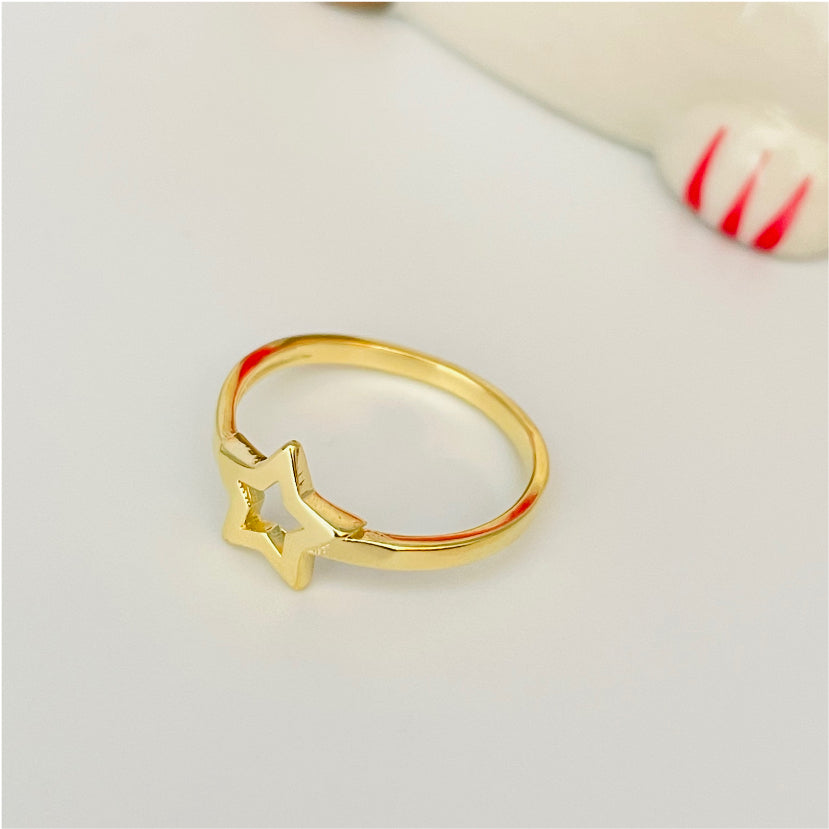 WO32 Anillo Estrella Calada de 9 mm Ancho Argolla 2 mm Anillo Baño Oro Anillos Bañados en Oro y Plata hecho de Bronce Bañado en Oro 18K Joyas Bañadas en Oro