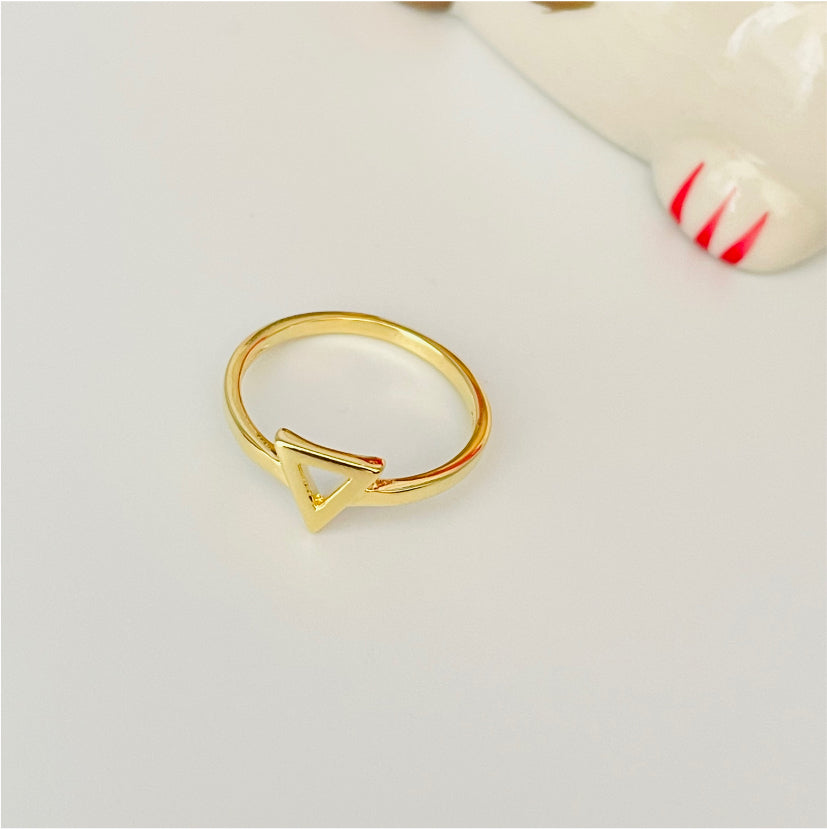 WO33 Anillo Triángulo Calado de 8 mm Ancho Argolla 2 mm Anillo Baño Oro Anillos Bañados en Oro y Plata hecho de Bronce Bañado en Oro 18K Joyas Bañadas en Oro