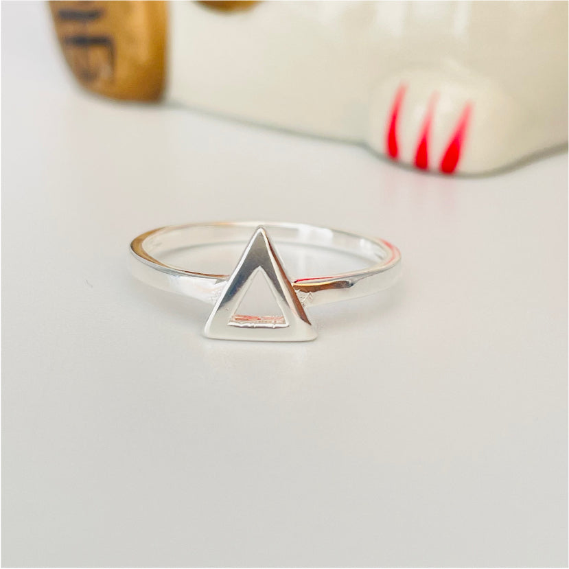 WP33 Anillo Triángulo Calado de 8 mm Ancho Argolla 2 mm Anillo Baño Plata Anillos Bañados en Oro y Plata hecho de Bronce Bañado en Plata 50 ml Joyas Bañadas en Plata