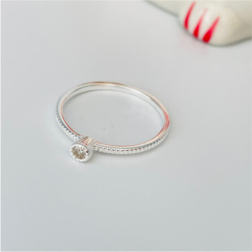 WP35 Anillo Solitario Circón 3 mm Argolla acanalada de 1.5 mm Anillo Baño Plata Anillos Bañados en Oro y Plata hecho de Bronce Bañado en Plata 50 ml Joyas Bañadas en Plata