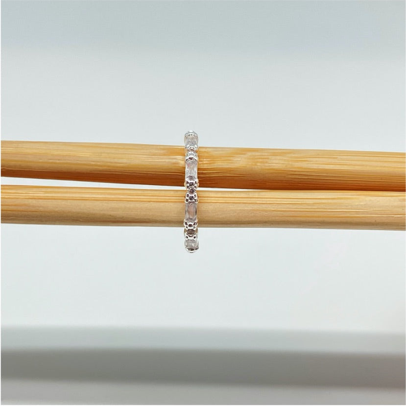 WP44 Anillo Circones Baguette y circones redondo alternados Ancho Argolla 2 mm Anillo Baño Plata Anillos Bañados hecho de Bronce Bañado en Plata 50 ml Joyas Bañadas en Plata