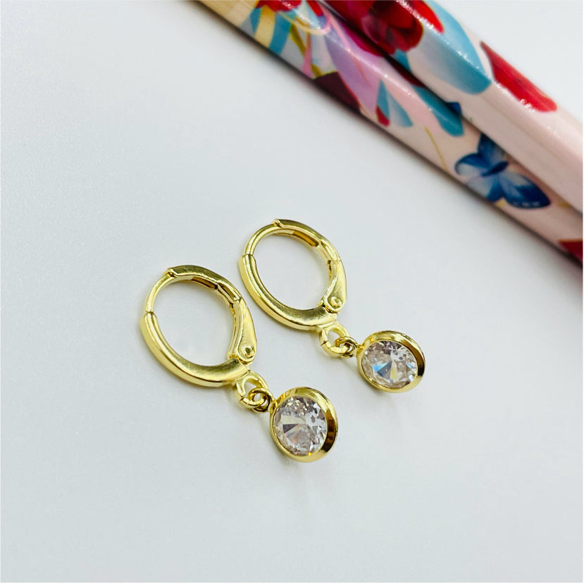 XO103 Argolla c Circón Redondo Aro Baño Oro Aros Bañados hecho de Bronce Bañado en Oro 18K Joyas Bañadas en Oro