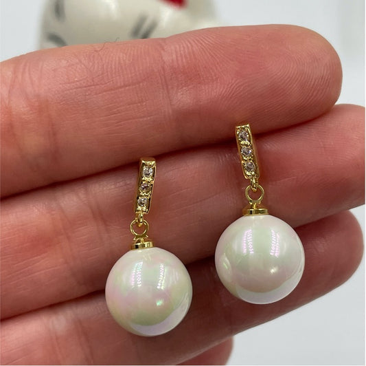 XO152 Aros Perla diá. 12 mm Base Microcircones largo total 20 mm Aro Baño Oro Aros Bañadas en Oro y Plata hecho de Bronce Bañado en Oro 18K Joyas Bañadas en Oro