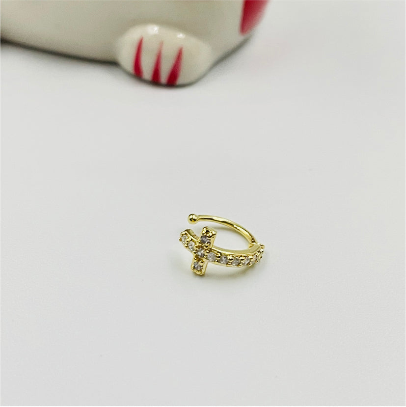 XO181 Cuff Cruz con Circones 10 mm Aro Baño Oro Aros Bañados en Oro y Plata hecho de Bronce Bañado en Oro 18K Joyas Bañadas en Oro