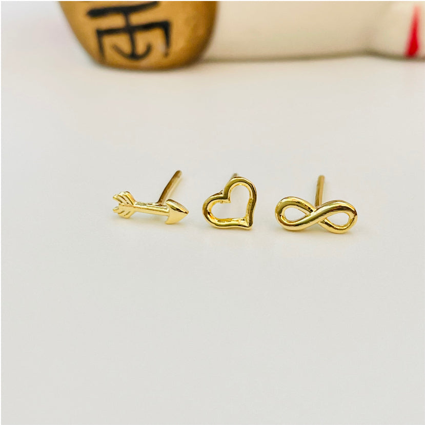 XO186 Aro Trio de pares Corazón Infinito y Flecha mini Aro Baño Oro Aros Bañados en Oro y Plata hecho de Bronce Bañado en Oro 18K Joyas Bañadas en Oro