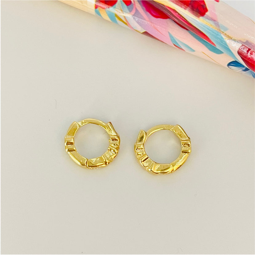 XO209 Aro Argolla Presión con 1 Estrella con Circón 11 mm y 2 mm ancho Aro Baño Oro Aros Bañados en Oro y Plata hecho de Bronce Bañado en Oro 18K Joyas Bañadas en Oro