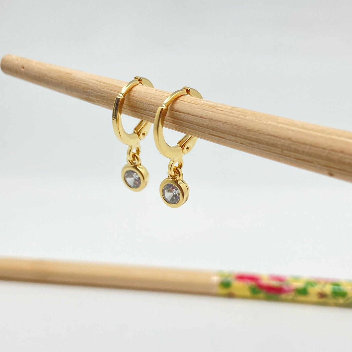 XO237 Aro Argollita con Punto de Luz Argolla 12 mm Colgante 4 mm Aro Baño Plata Aros Bañados hecho de Bronce Bañado en Oro 18K Joyas Bañadas en Oro