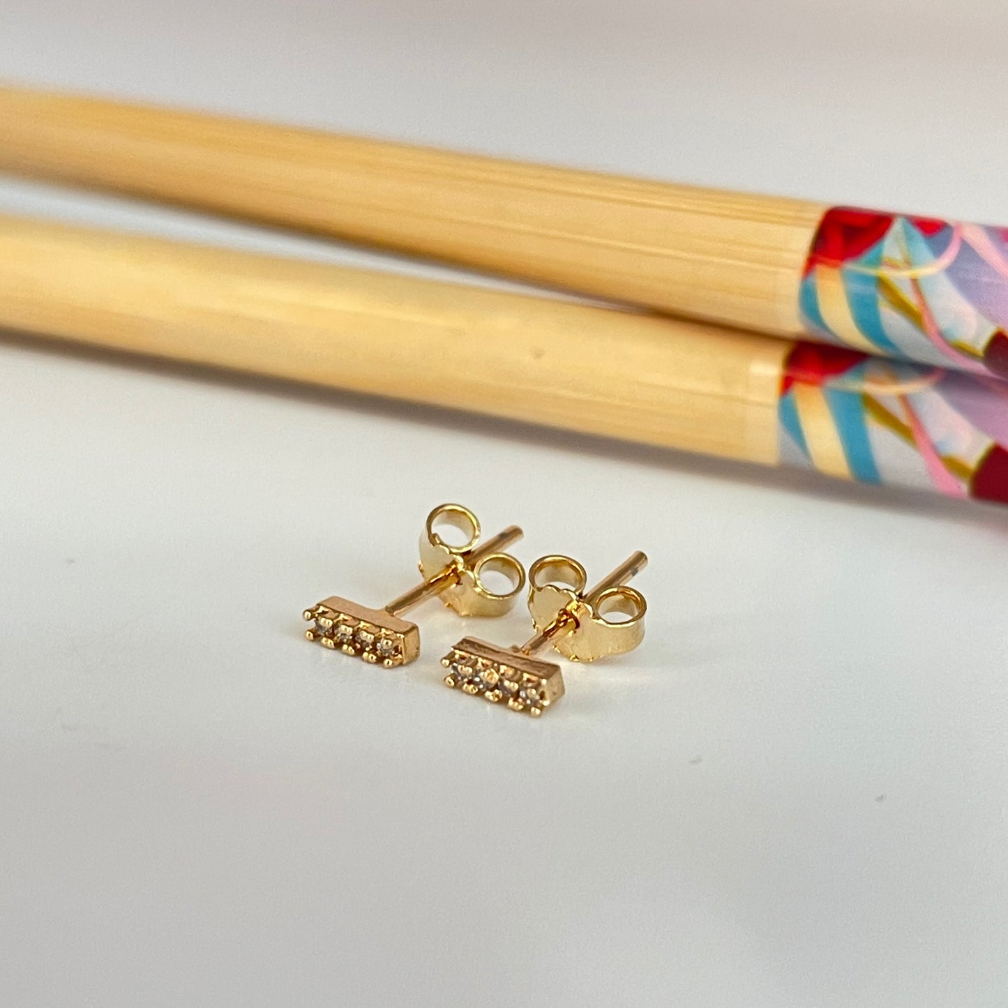 XO308 Aro barrita con 4 circones 5 x 1.8 mm espesor 2 mm Aro Baño Oro Aros Bañados hecho de Bronce Bañado en Oro 18K Joyas Bañadas en Oro