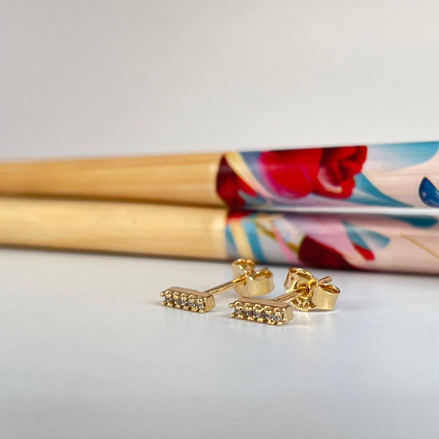 XO309 Aro barrita con 5 circones 6 x 1.8 mm espesor 2 mm Aro Baño Oro Aros Bañados hecho de Bronce Bañado en Oro 18K Joyas Bañadas en Oro