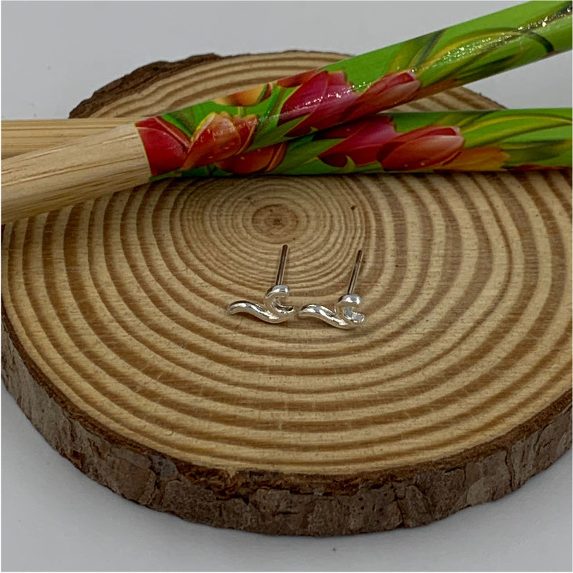 XP192 Aro Mini Ola de Mar 8x4 mm Aro Baño Plata Aros Bañados en Oro y Plata hecho de Bronce Bañado en Plata 50 ml Joyas Bañadas en Plata