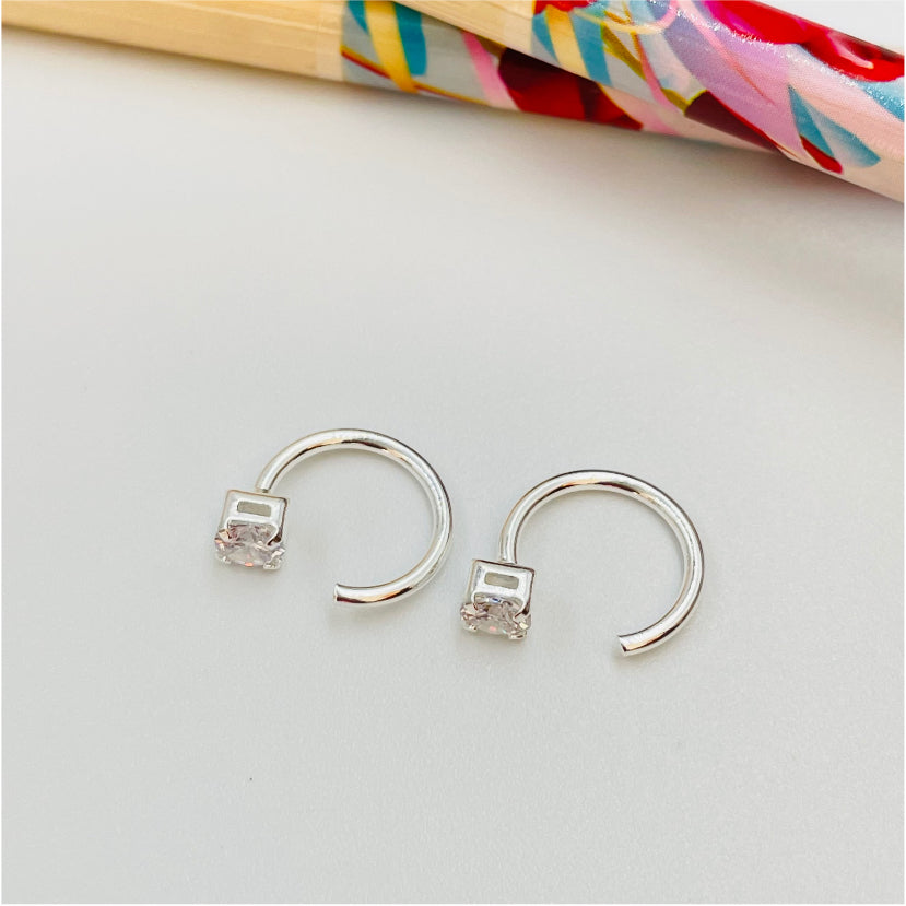 XP200 Aro Argollita con circón de 4 mm Aro Baño Plata Aros Bañados en Oro y Plata hecho de Bronce Bañado en Plata 50 ml Joyas Bañadas en Plata