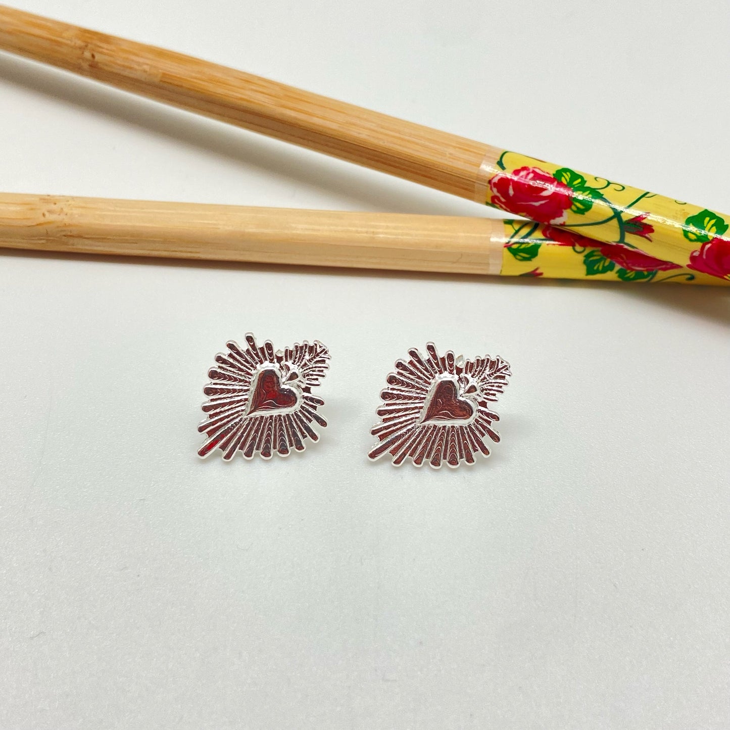 XP227 Aro Corazón Detente con Rayos 20x15 mm Aro Baño Plata Aros Bañados hecho de Bronce Bañado en Plata 50 ml Joyas Bañadas en Plata