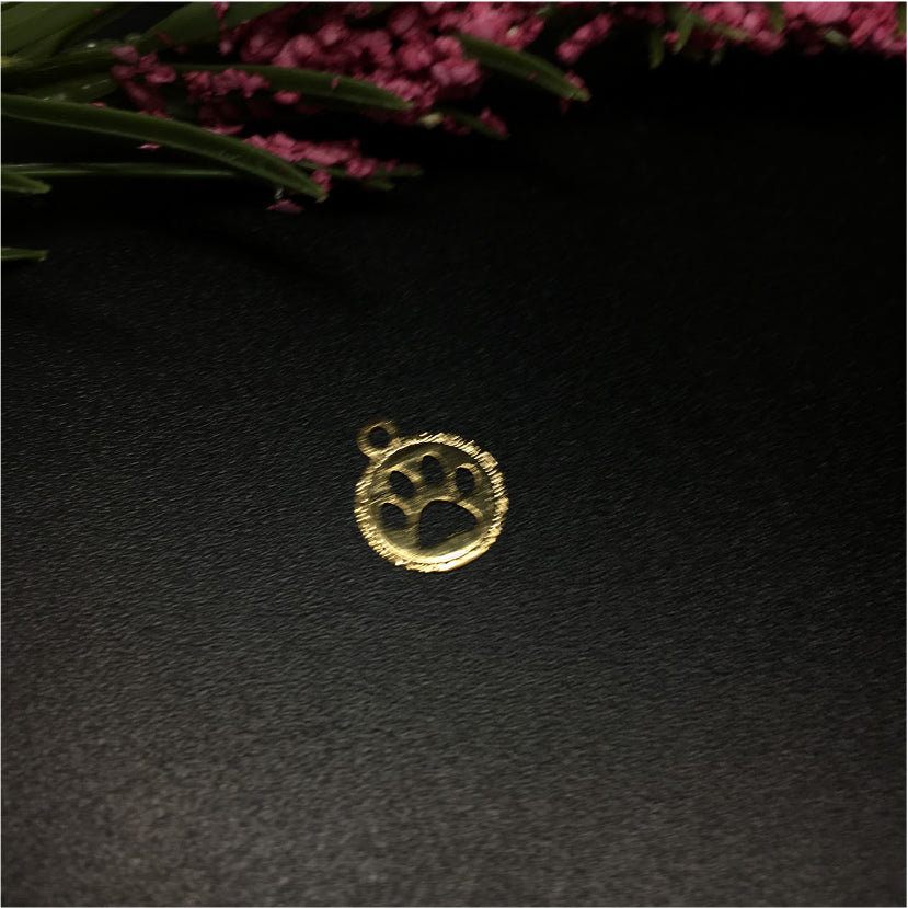 FO333 Colgante Medalla Calada Patita de Perro 12 mm más argollita Figura Baño Oro Figuras Bañadas hecho de Bronce Bañado en Oro 18K Joyas Bañadas en Oro