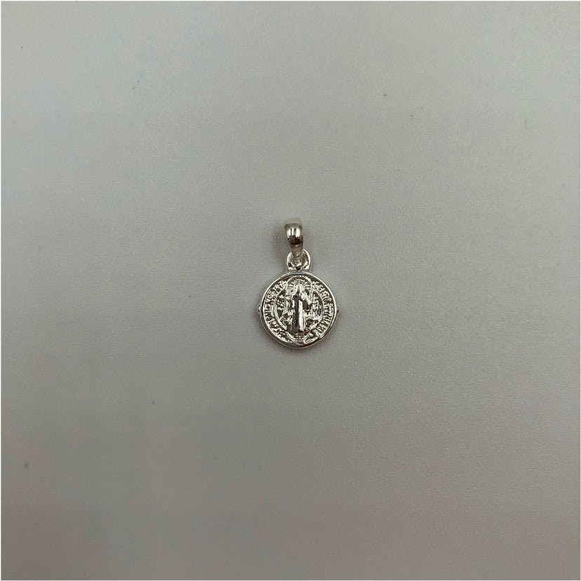 FP435 San Benito Colgante 9 mm Figura Baño Plata Figuras Bañadas en Oro y Plata hecho de Bronce Bañado en Plata 50 ml