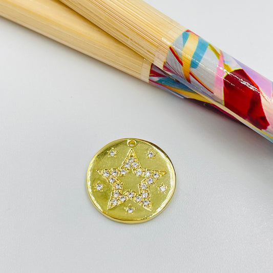 FO904 Colgante Redondo Estrella con circones y 5 mini estrellas en el contorno con circón 15 mm Figura Baño Oro