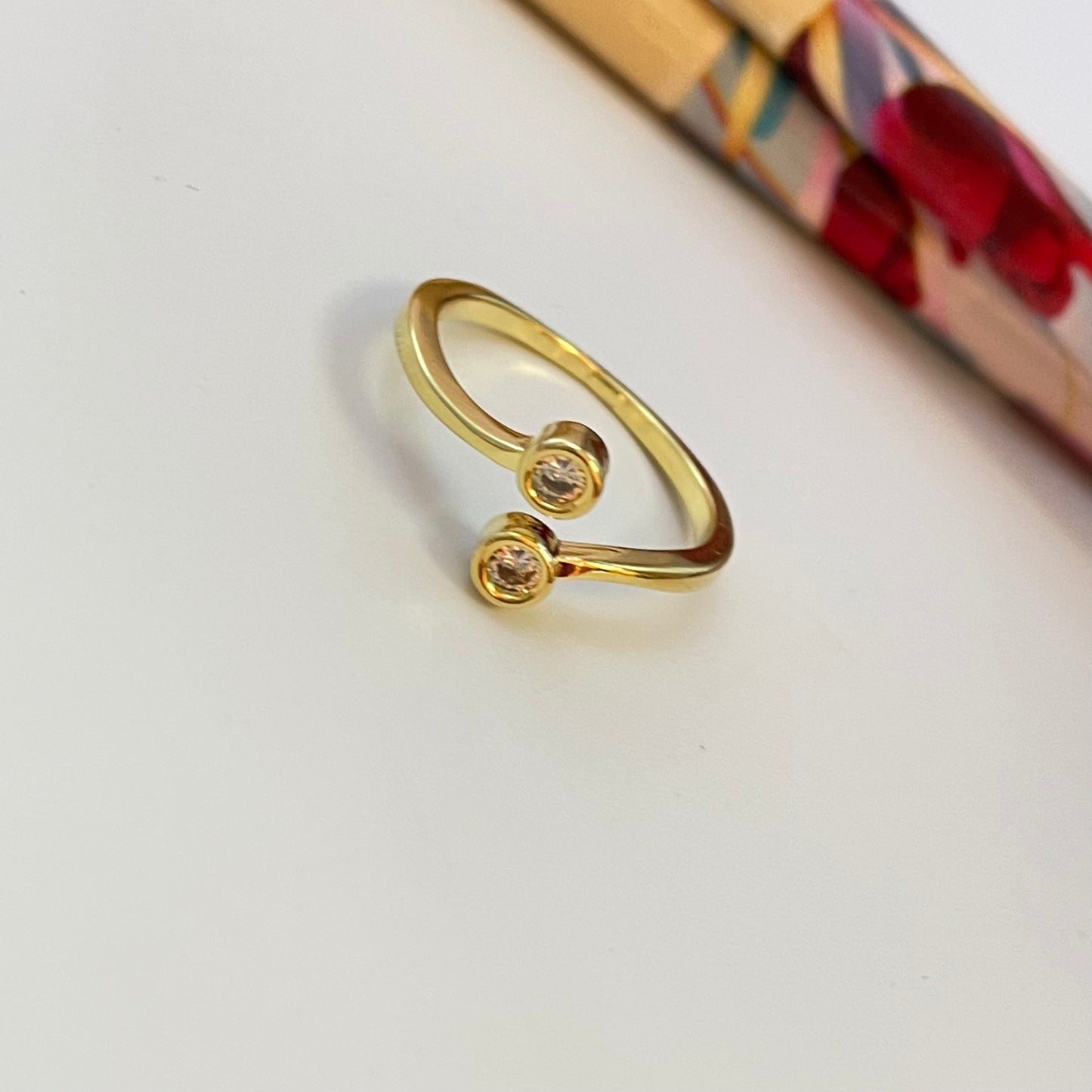 WO54 Anillo Regulable con 2 circones de 3 mm en los extremos Espesor de la Argolla 1.8 mm Anillo Baño Oro Anillos Bañados hecho de Bronce Bañado en Oro 18K Joyas Bañadas en Oro