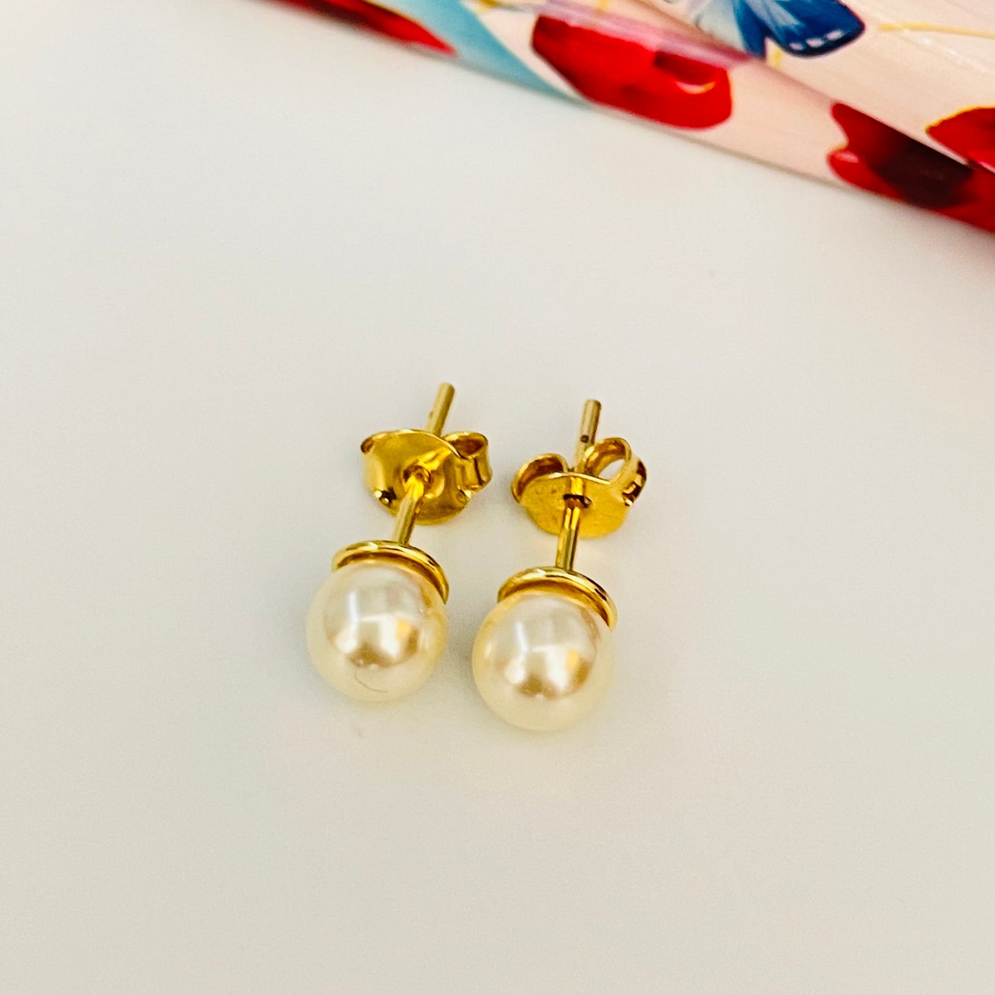 XO211 Aro Perla con Base diá. 6 mm Aro Baño Oro Aros Bañados en Oro y Plata hecho de Bronce Bañado en Oro 18K Joyas Bañadas en Oro
