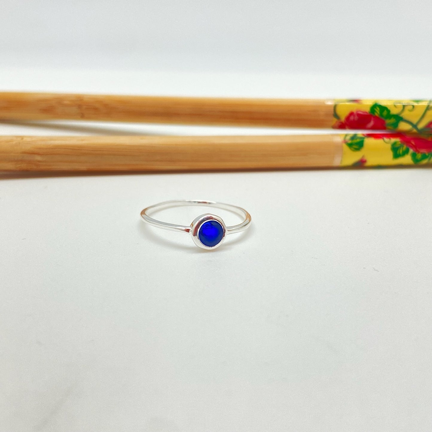 WP59 Anillo solitario circon zafiro 6 mm argolla 1 mm espesor Anillo Baño Plata Anillos Bañados hecho de Bronce Bañado en Plata 50 ml Joyas Bañadas en Plata