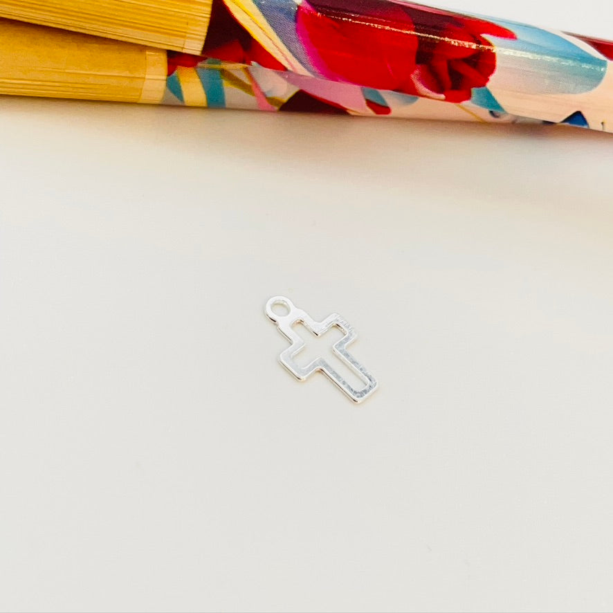 FP955 Colgante Mini Cruz Calada 9x7 mm más argollita Figura Baño Plata