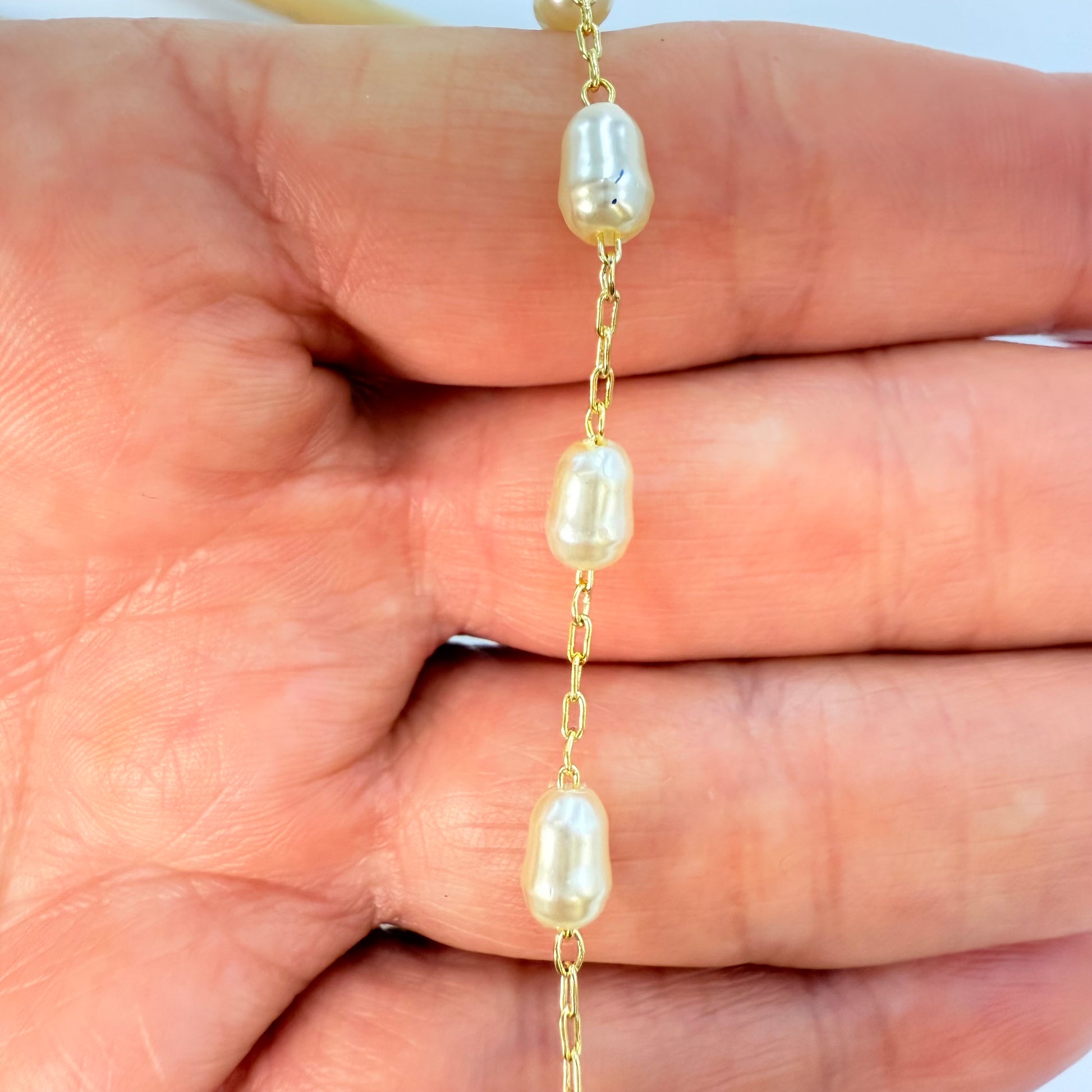 Joyas por Mayor Joyas Bañadas en Oro por Mayor Insumos para Joyas PO35 Pulsera con Perlas tipo Río de 7x5 mm Largo 15 cm más extensor de 4.5 cm Pulsera Baño Oro