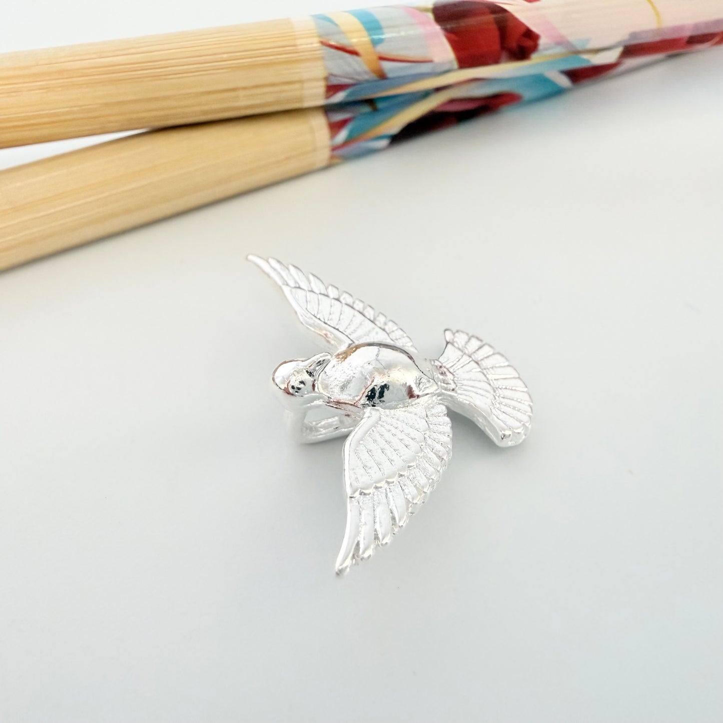 FP1267 Colgante Espíritu Santo L 18.5 x 25 mm argolla posterior Espesor 1.5 mm Figura Baño Plata