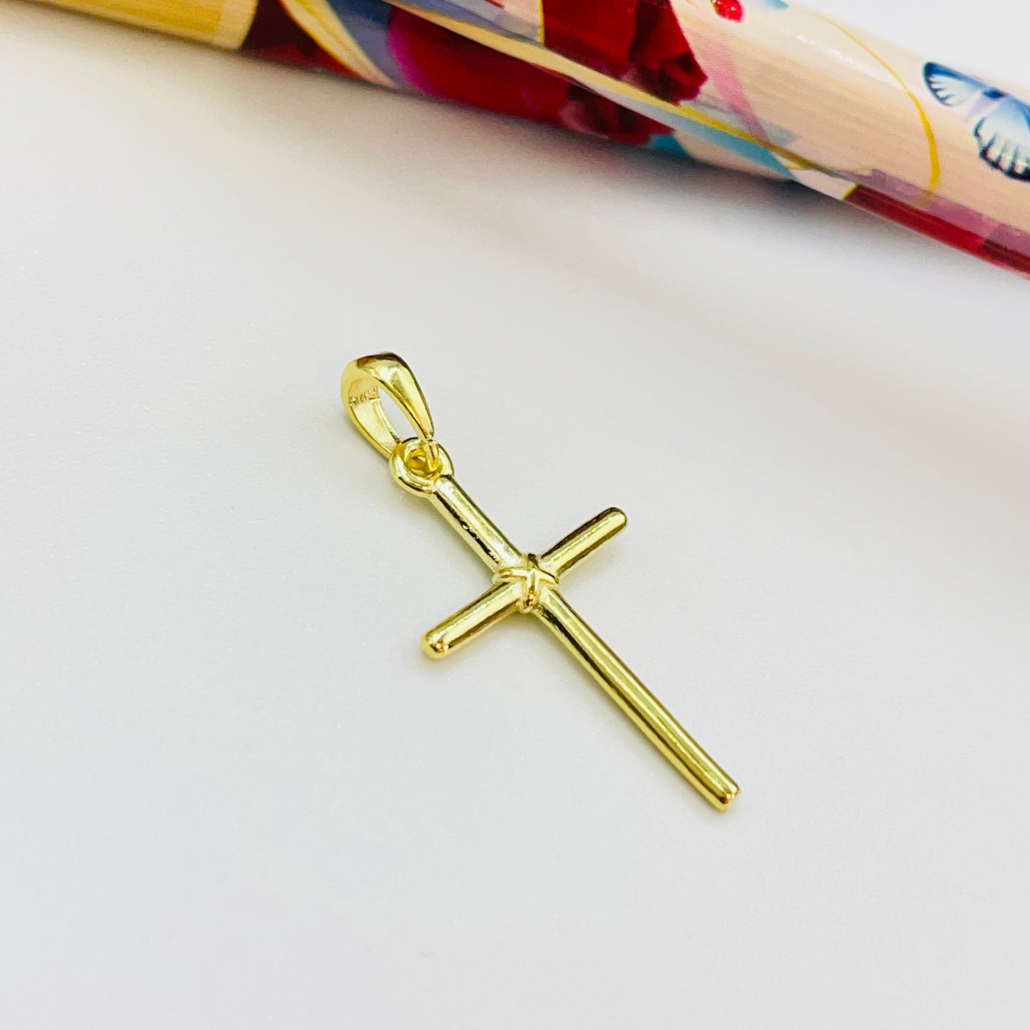 FO1036 Colgante Cruz 20 x 12 mm mas valier Espesor 1.8 mm Figura Baño Oro