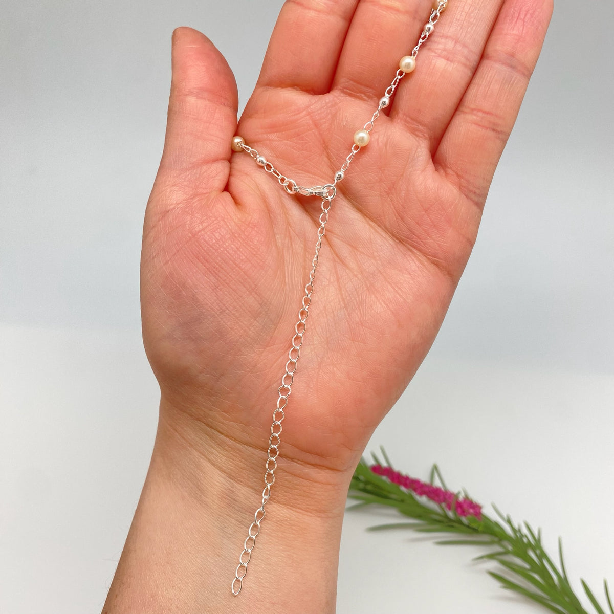 CP249 Chocker o collar de bolitas 2.8 mm y perlas 4 mm Largo 36 cm más extensor de 10 cm Collar Terminado Baño Plata