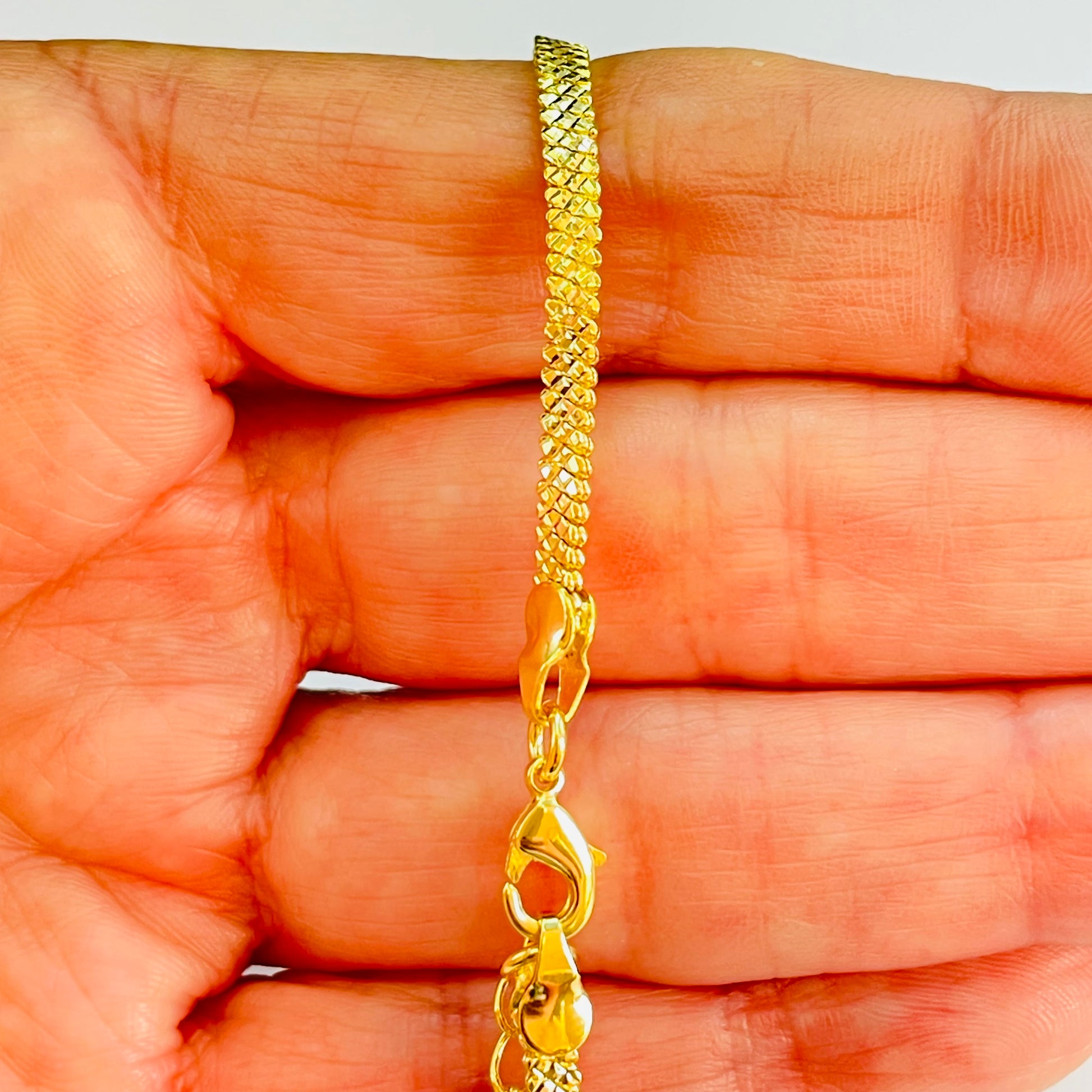 Joyas por Mayor Joyas Bañadas en Oro por Mayor Insumos para Joyas PO29 Pulsera Cinta Texturada doble espesor Ancho 3 mm Espesor 1.3 mm Largo 15 cm Pulsera Baño Oro