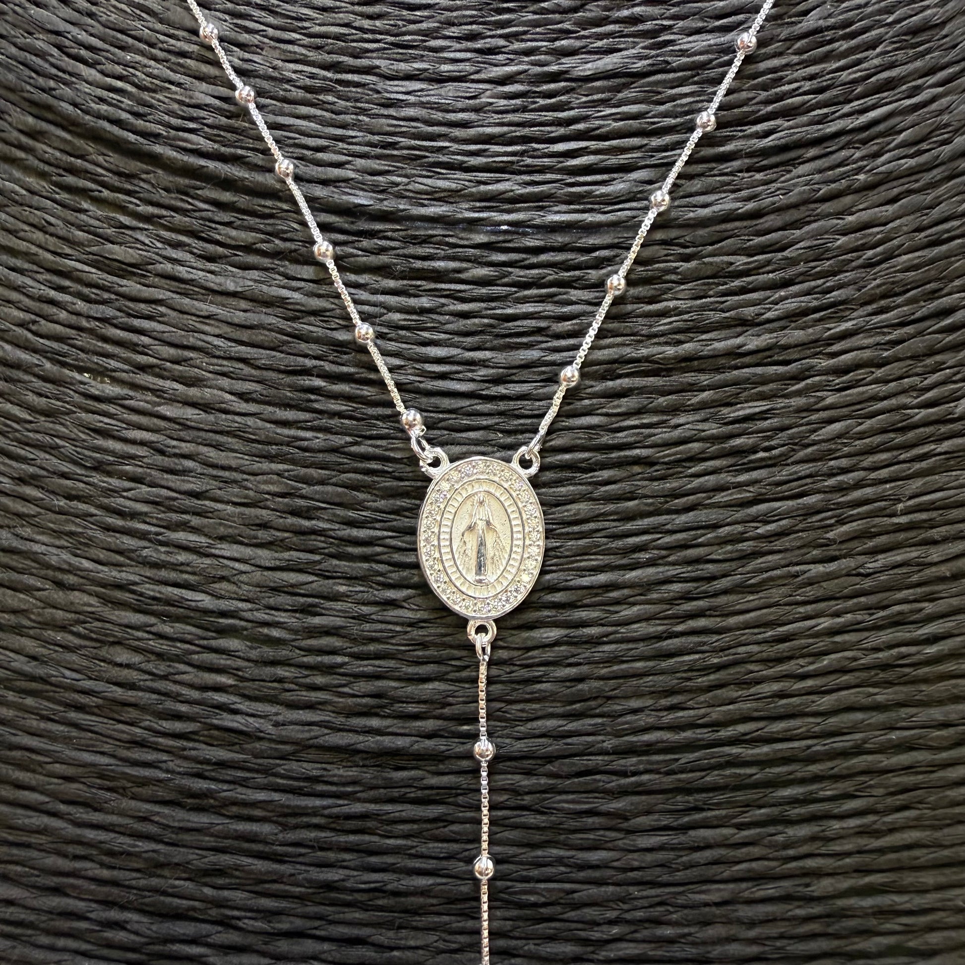 Joyas por Mayor Joyas Bañadas en Plata por Mayor Insumos para Joyas CP234 Rosario Virgen de los milagros Borde con mini circones 14x1 mm Cadena veneciana bolitas de 2 mm 60 cm Largo cascada 5.5 mm cruz con circones 10x8 mm Cadena Terminada Baño Plata