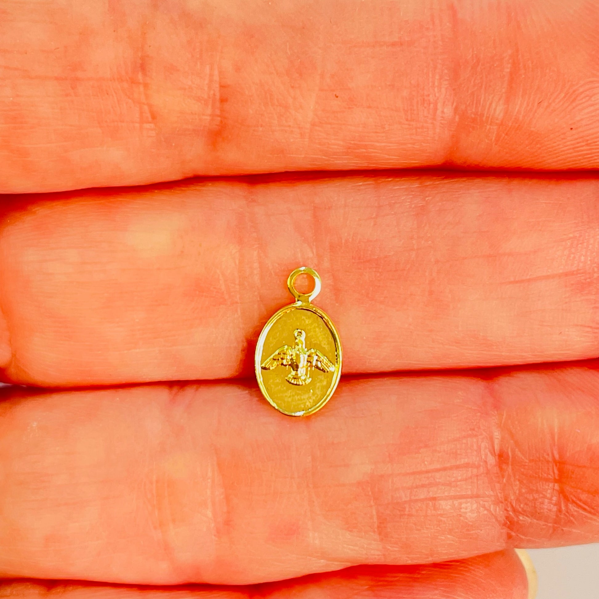 Joyas por Mayor Joyas Bañadas en Oro por Mayor Insumos para Joyas FO1211 Mini Colgante Ovalado Espíritu Santo 9 x 7 mm más Argollita Espesor 1 mm Figura Baño Oro
