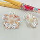 Joyas por Mayor Joyas Bañadas en Plata por Mayor Insumos para Joyas XP478 Aro Flor 5 Pétalos anchos rayitas en relieve y bolitas en el centro 27 mm Espesor 1.2 mm Aro Baño Plata