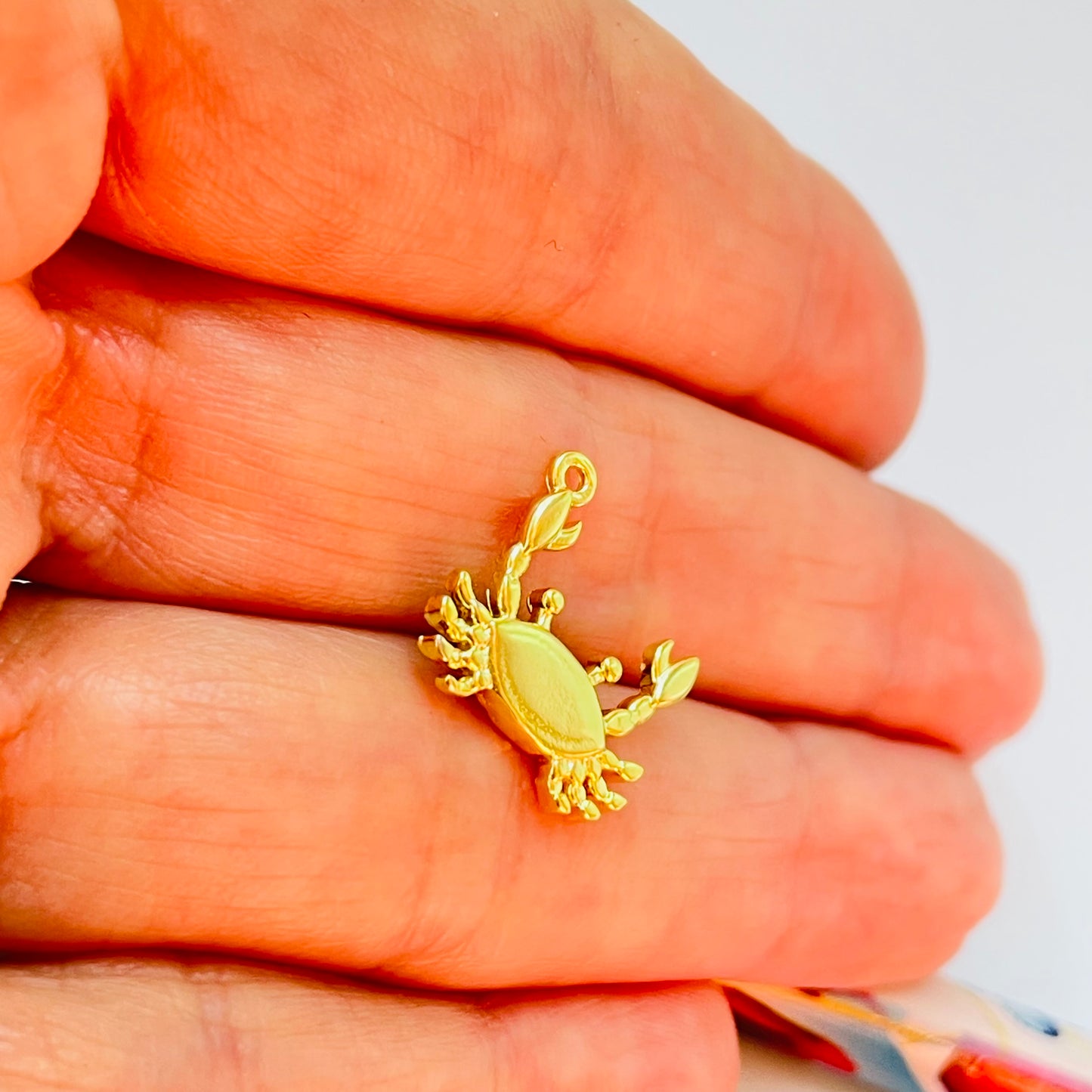 FO1233 Colgante Cangrejo 15 x 15 mm más argollita Espesor 1.5 mm Figura Baño Oro