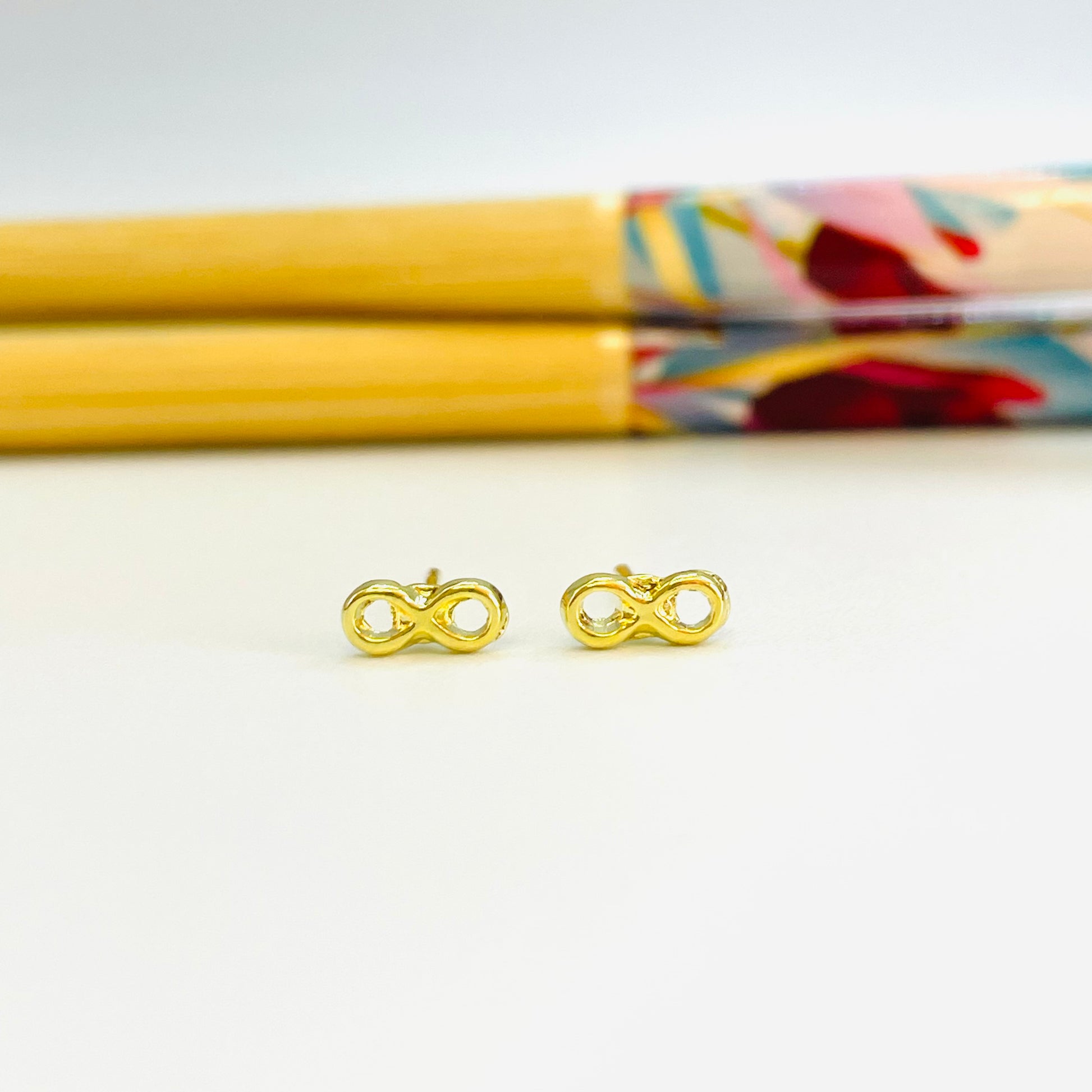 Joyas por Mayor Joyas Bañadas en Oro por Mayor Insumos para Joyas XO360 Aro Infinito mini 7 x 3 mm Aro Baño Oro