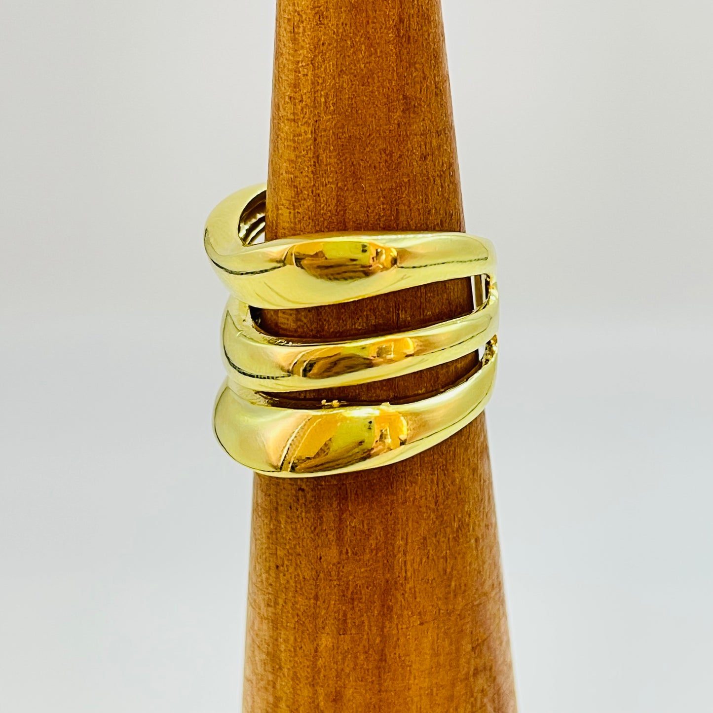 WO73 Anillo tipo Triple Ancho Mayor 17 mm Espesor Mayor 4 mm Menor 1 mm Medida app. 15 Anillo Baño Oro