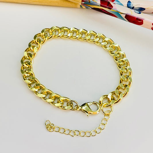 PO05 Pulsera Grumet Ancho 7.5 mm Eslabón 9 mm Largo 17.5 cm más extensor Cadena Baño Oro Accesorios Varios hecho de Bronce Bañado en Oro 18K Joyas Bañadas en Oro