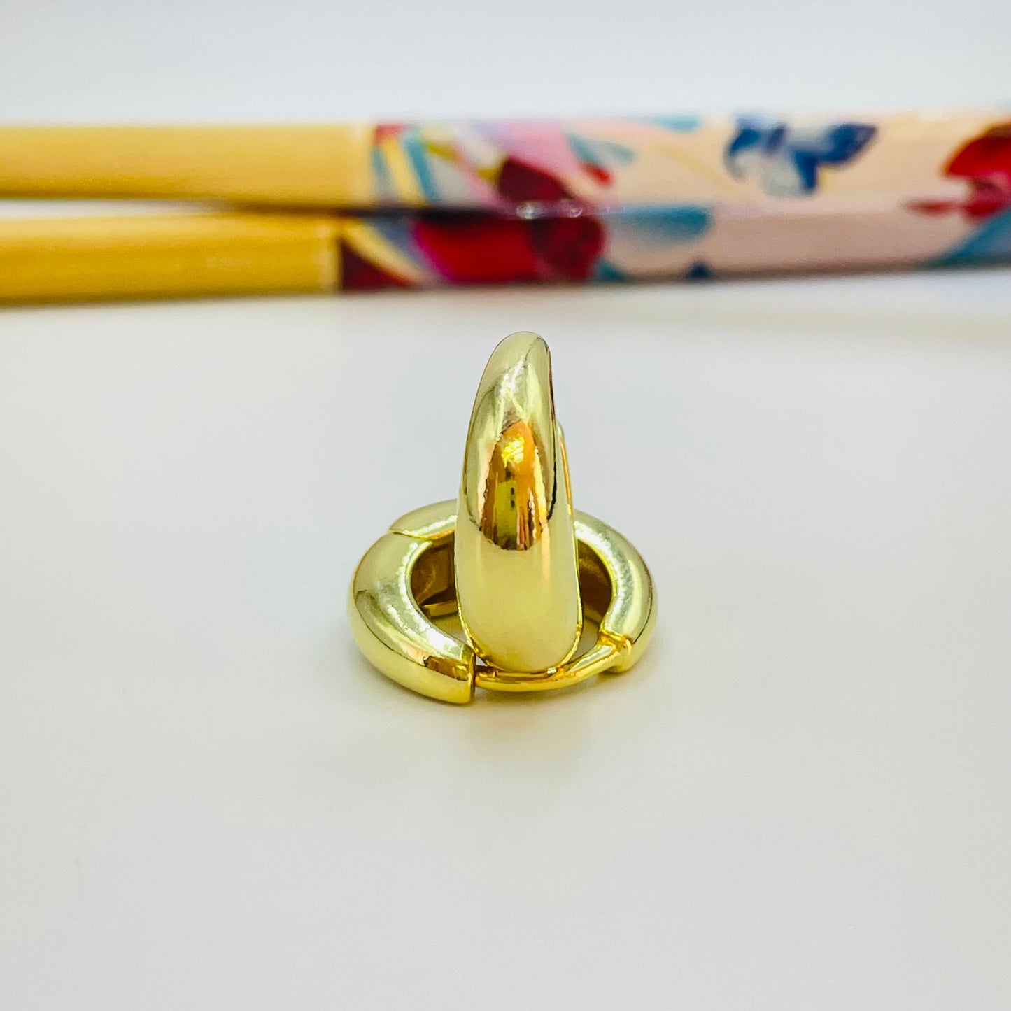 XO491 Aro Argolla Tipo Gota Presión Ancho de 2.5 a 5 mm Espesor 1 mm Aro Baño Oro