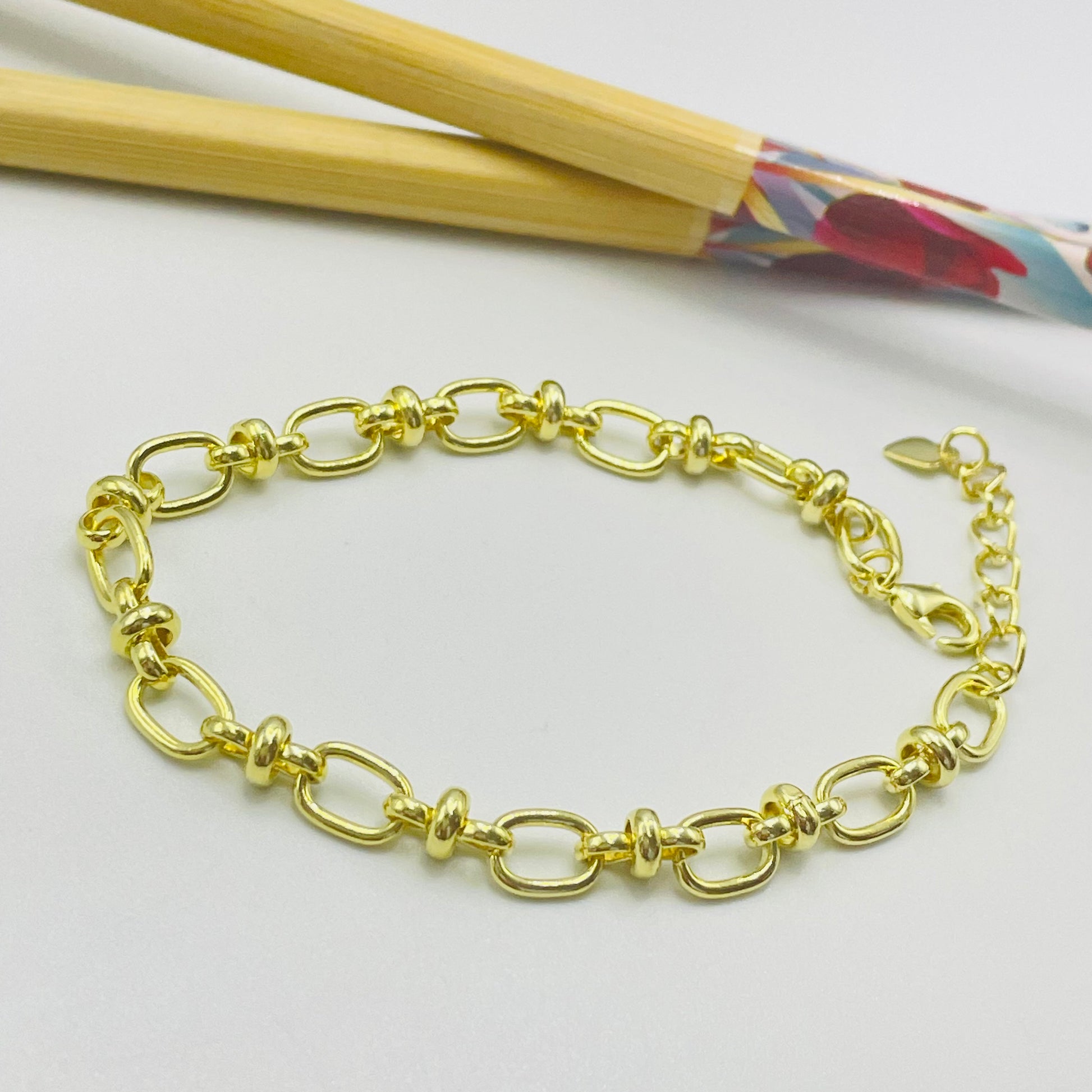 Joyas por Mayor Joyas Bañadas en Oro por Mayor Insumos para Joyas PO23 Pulsera Eslabones Alternados 8 x 5.5 mm Espesor 1 mm Largo 17 cm mas extensor de 3 cm terminal mini corazón Pulsera Baño Oro