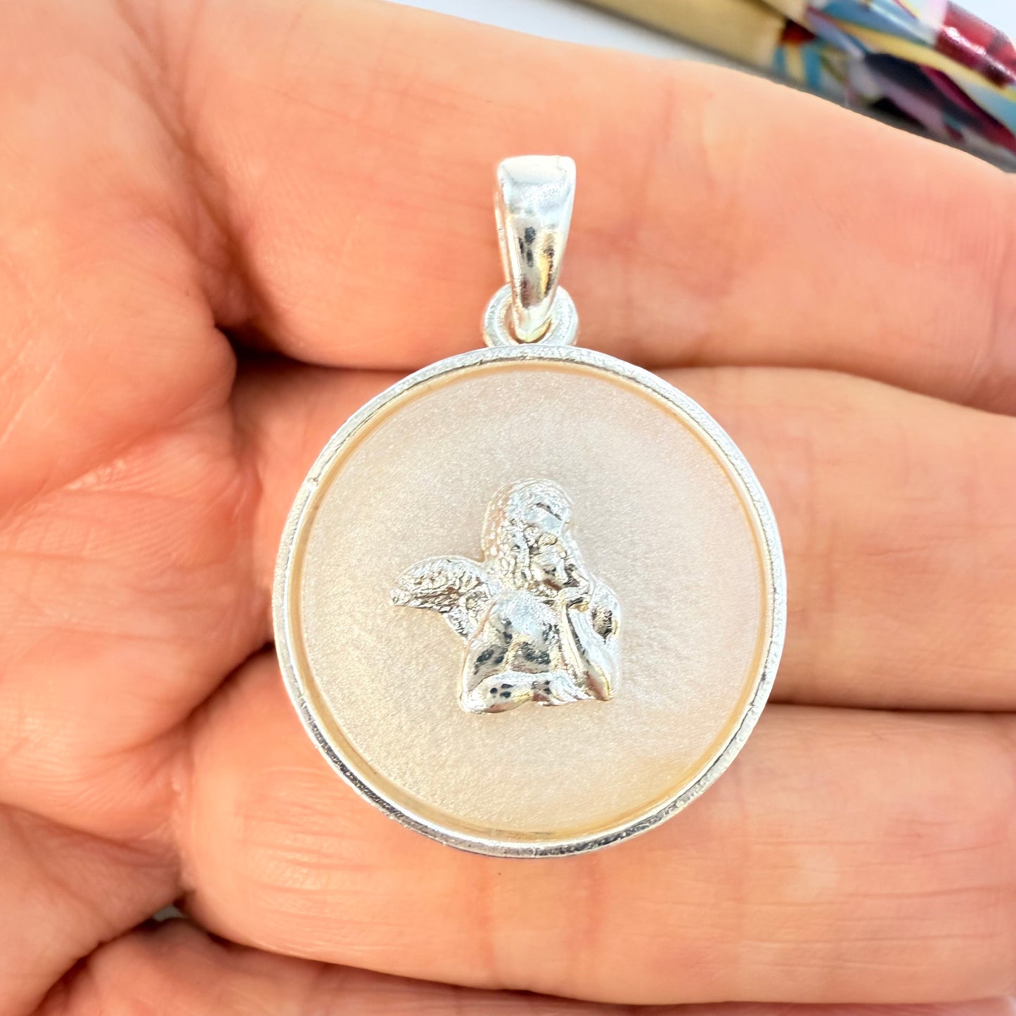 Joyas por Mayor Joyas Bañadas en Plata por Mayor Insumos para Joyas FP1245 Colgante Angel Fondo Cristal Empavonado diá. 23 mm más Valier 9x4 mm Espesor 4.2 mm Figura Baño Plata