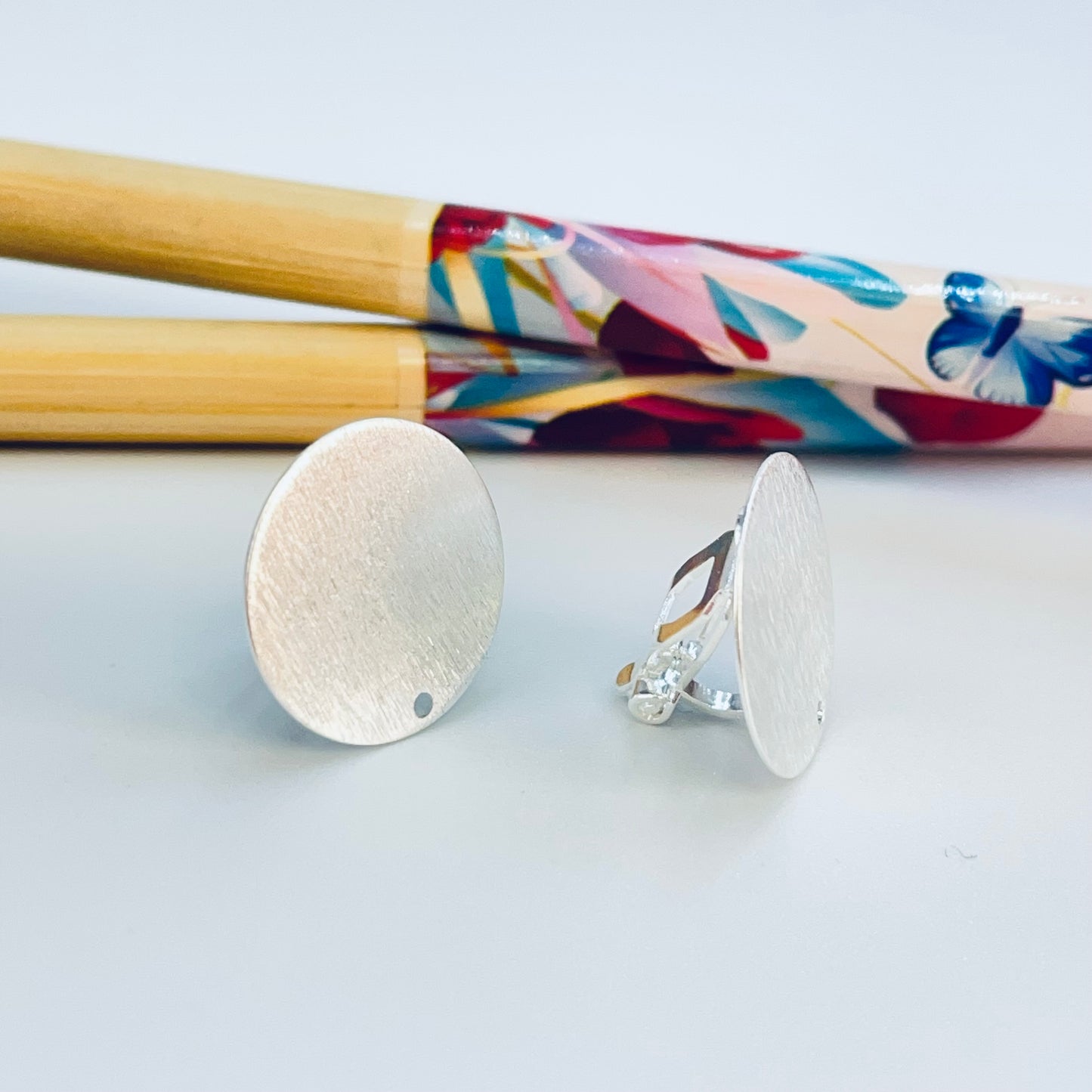 BP81 Redondo lijado con boche de presión perforación inferior diá. 15 mm Espesor 0.8 mm Base de Aro Baño Plata